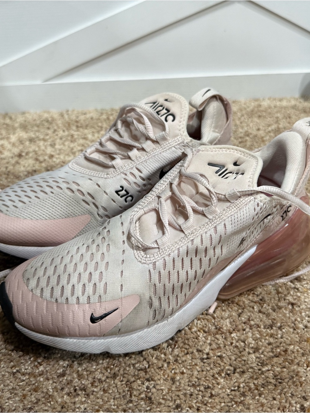 Nike Air Max 270 Women's Size 8 - Light Soft Pink
/ Black (AH6789-604)